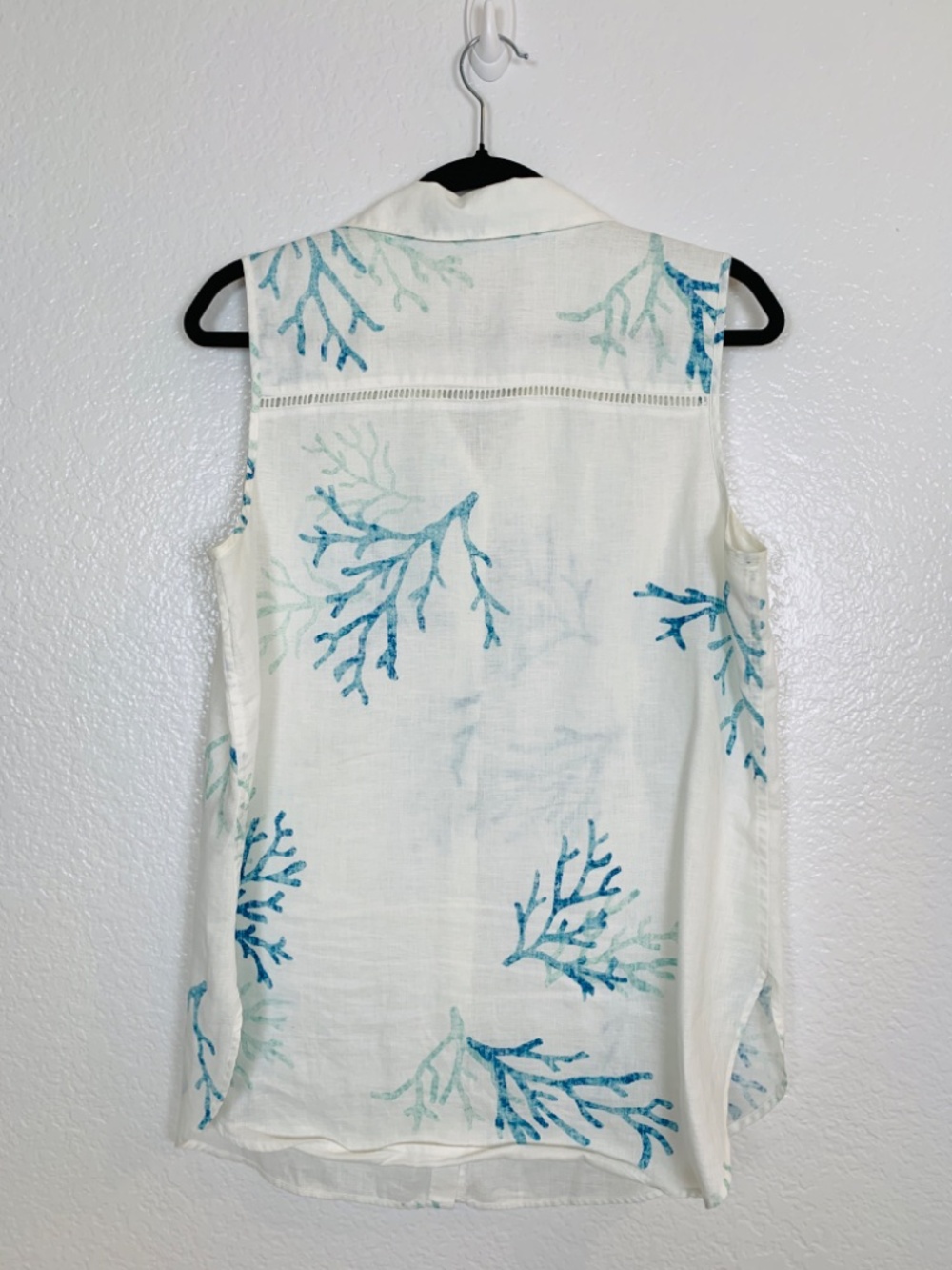 Chico's Linen Sleeveless Button Down Top Size 1/Medium 8-10 Blue Coral Print - Picture 14 of 16